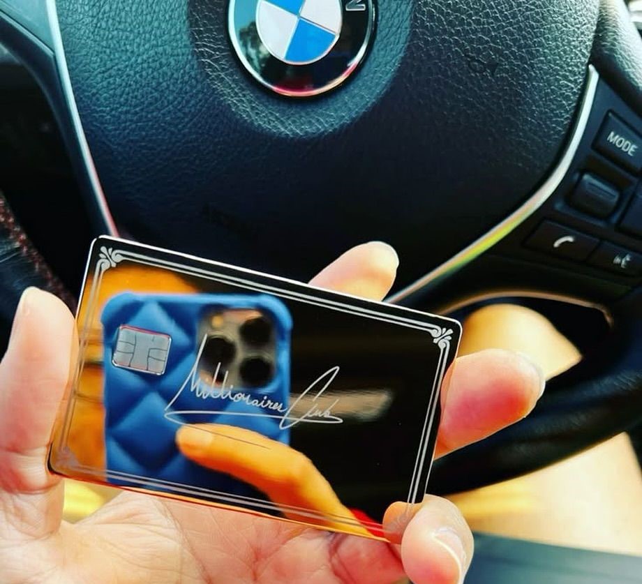 Five star customer review for luxury metal debit card customization